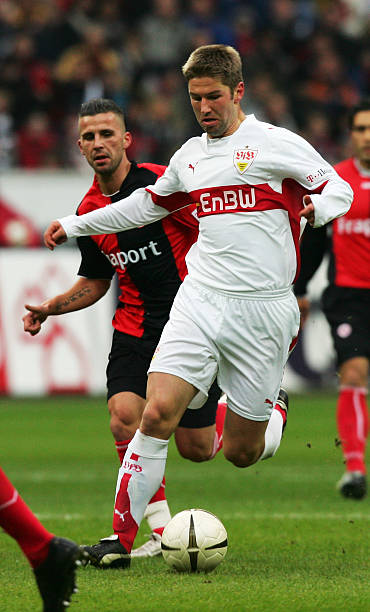 而如今他的 而如今他的